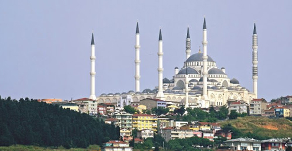 Çamlıca Camii